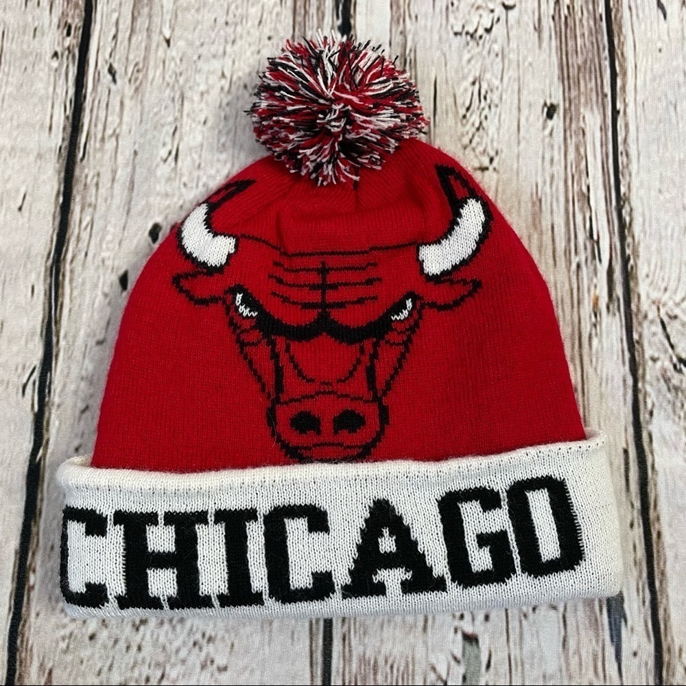 Chicago Bulls 🏀 Red Warm Pom Winter Hat‎ Fleece Lined Unisex One Size